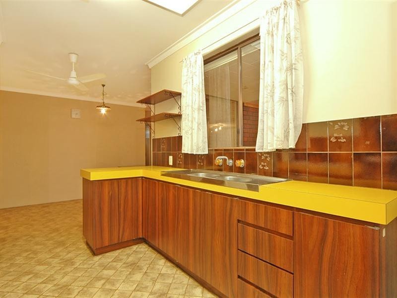 8 Brown Place, Beechboro WA 6063