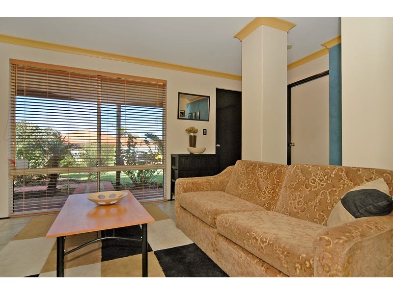 5 Blanc Close, Caversham WA 6055