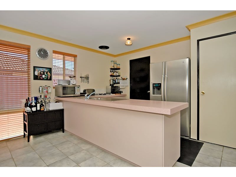 5 Blanc Close, Caversham WA 6055