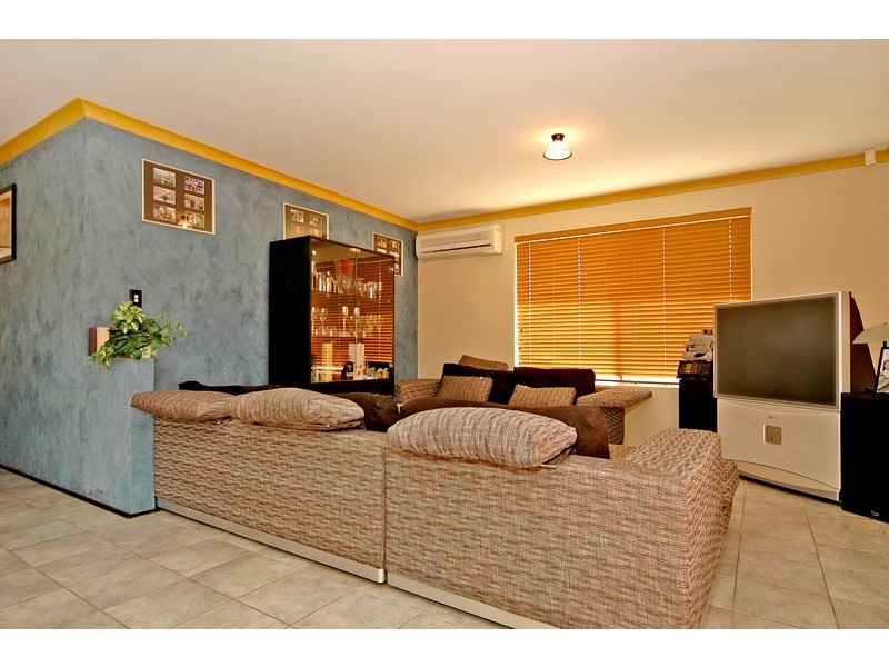 5 Blanc Close, Caversham WA 6055