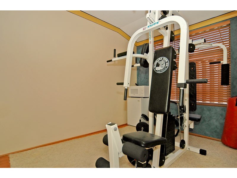 5 Blanc Close, Caversham WA 6055