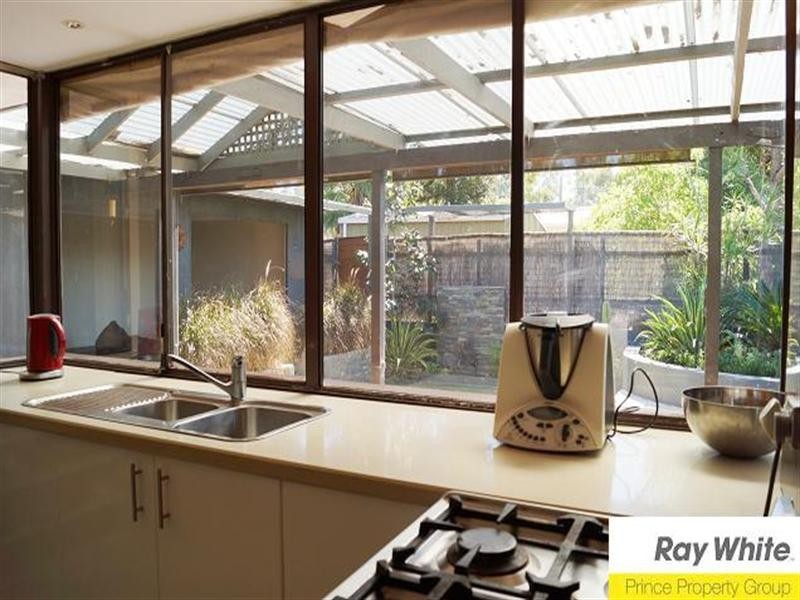 4 Bacon Place, Beechboro WA 6063