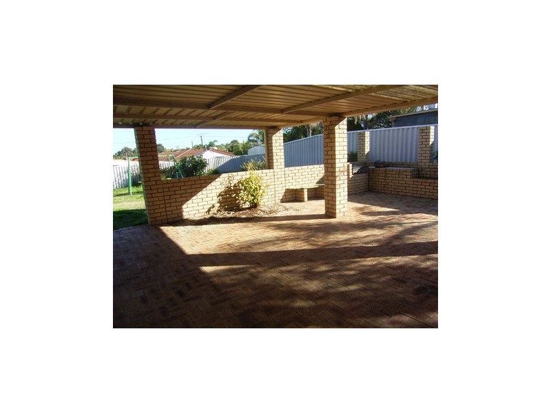 15 Rhine Crescent, Beechboro WA 6063