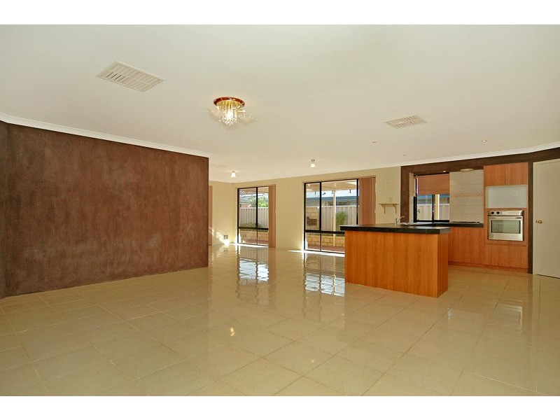 12 Crystal Turn, Beechboro WA 6063