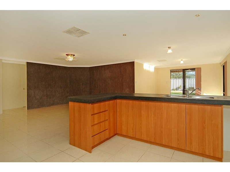 12 Crystal Turn, Beechboro WA 6063