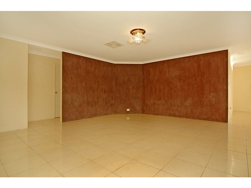 12 Crystal Turn, Beechboro WA 6063