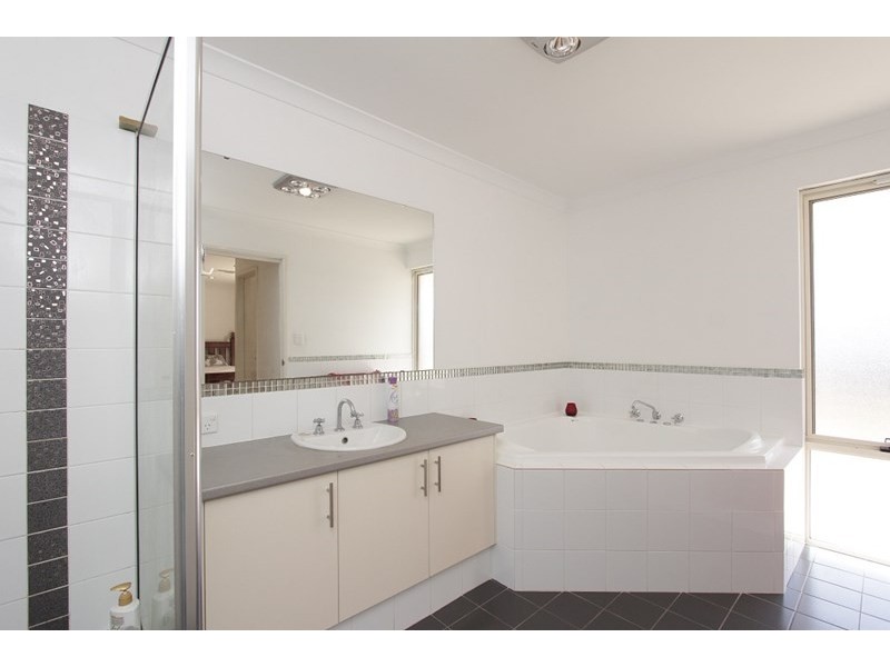 55 King Road, Beechboro WA 6063