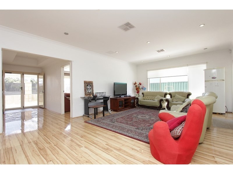 55 King Road, Beechboro WA 6063