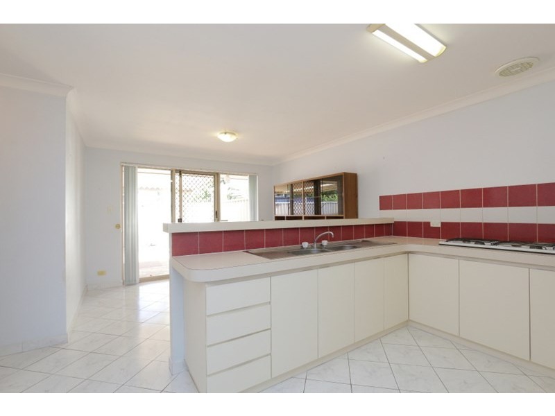 4/5 Flametree Place, Beechboro WA 6063