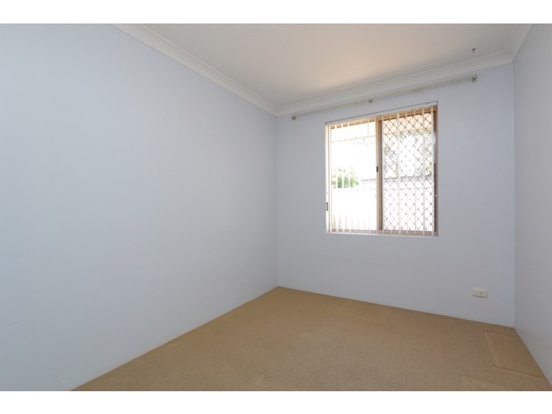 4/5 Flametree Place, Beechboro WA 6063