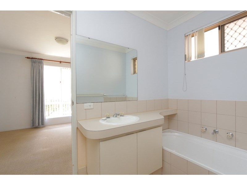 4/5 Flametree Place, Beechboro WA 6063