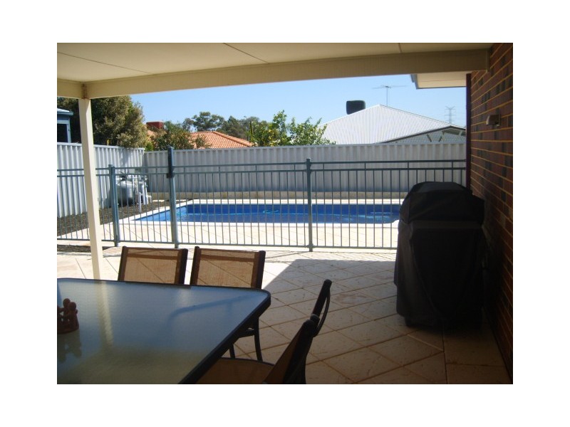 5 Springview Circle, Beechboro WA 6063