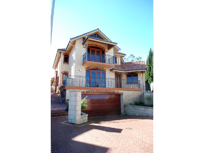 11 Roelands Place, Dianella WA 6059