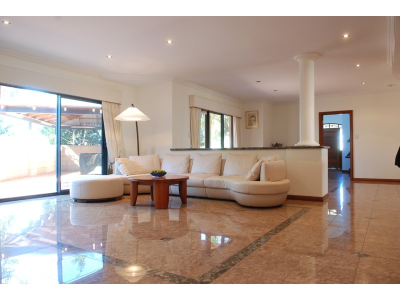 11 Roelands Place, Dianella WA 6059