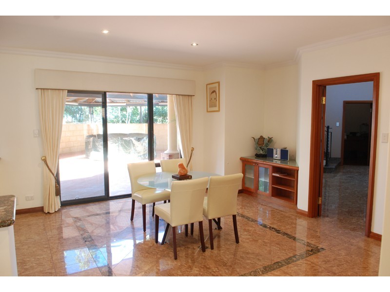 11 Roelands Place, Dianella WA 6059