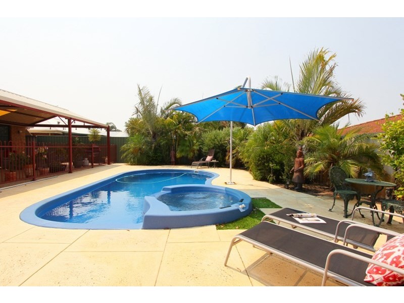 66 Bottlebrush Drive, Kiara WA 6054