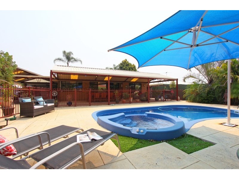 66 Bottlebrush Drive, Kiara WA 6054