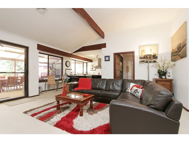 66 Bottlebrush Drive, Kiara WA 6054