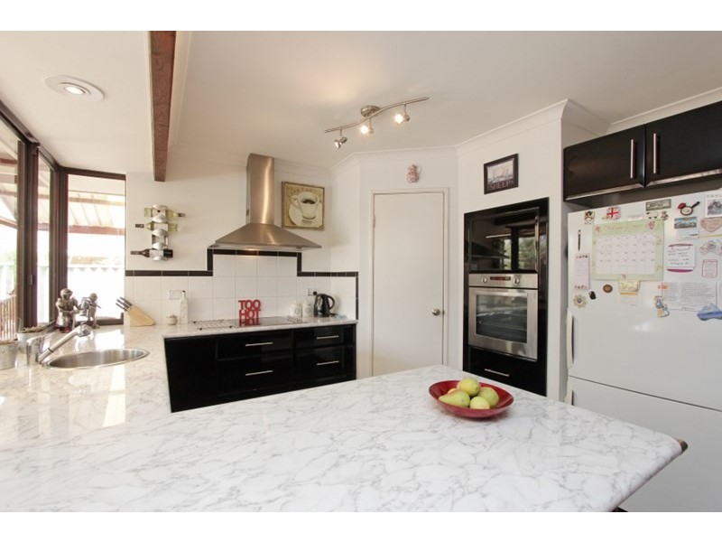 66 Bottlebrush Drive, Kiara WA 6054