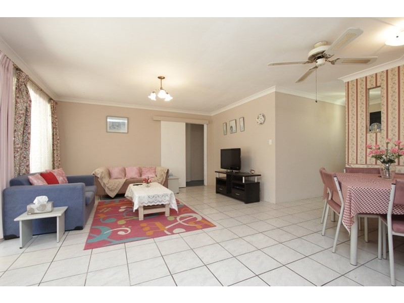 5 Thurburn Retreat, Marangaroo WA 6064