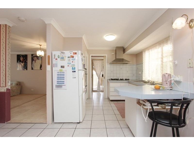 5 Thurburn Retreat, Marangaroo WA 6064