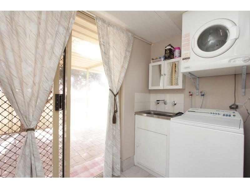 5 Thurburn Retreat, Marangaroo WA 6064