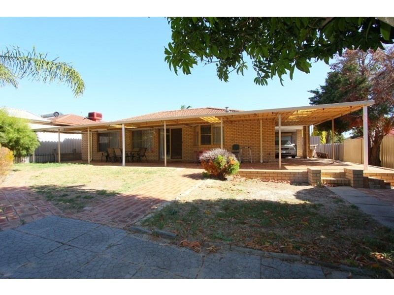 5 Thurburn Retreat, Marangaroo WA 6064