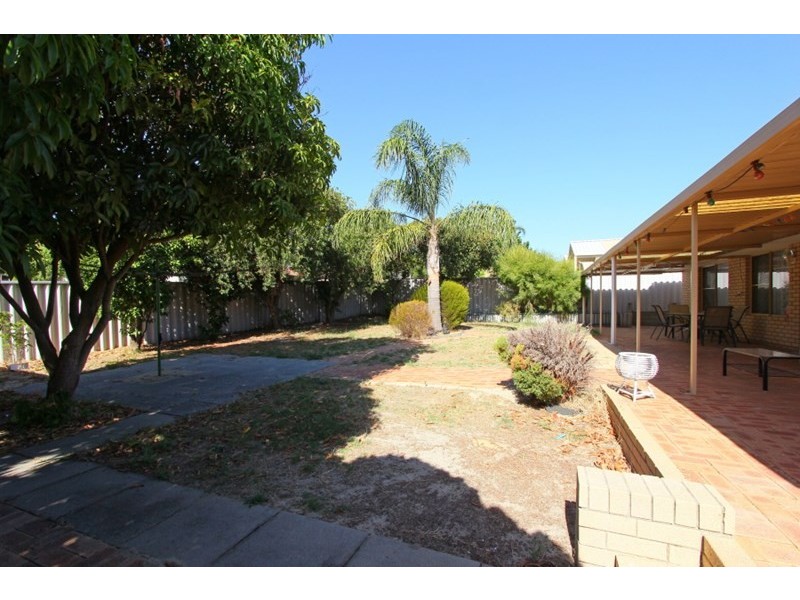 5 Thurburn Retreat, Marangaroo WA 6064