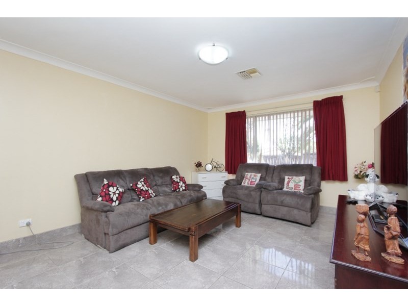 27 Woolgar Way, Lockridge WA 6054