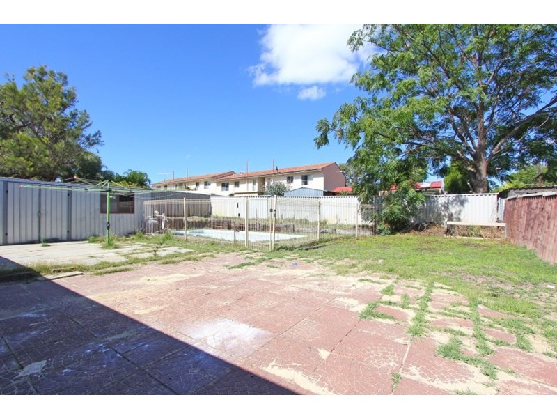 27 Woolgar Way, Lockridge WA 6054