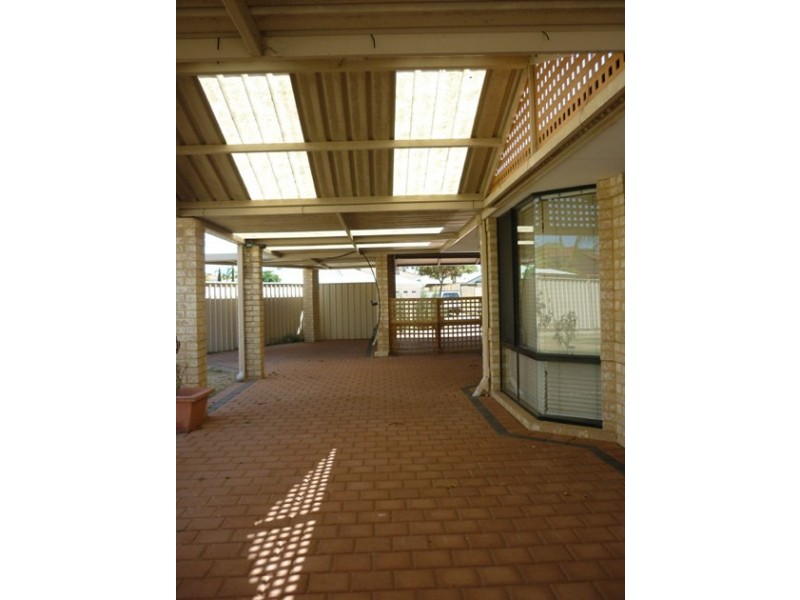 4 Woolmers Loop, Landsdale WA 6065