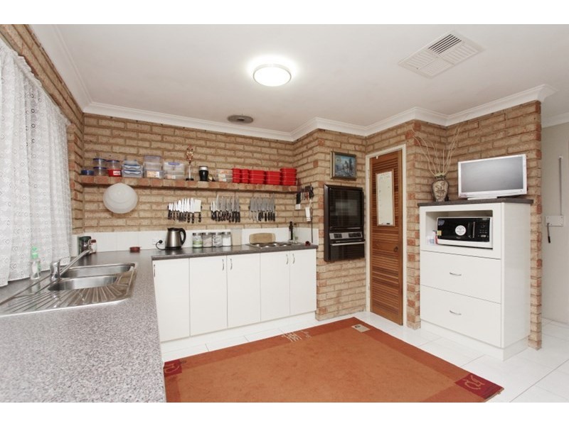25 Amazon Drive, Beechboro WA 6063