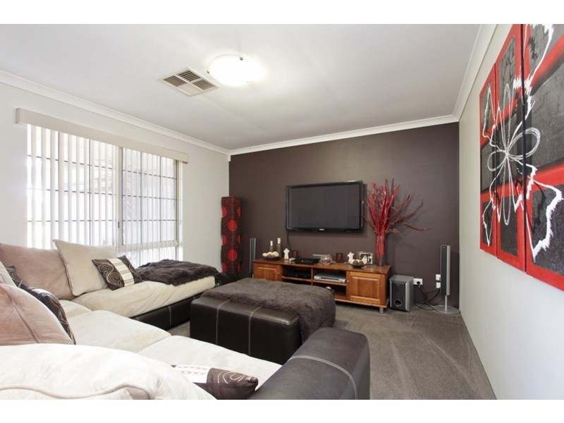 10 Viola Place, Beechboro WA 6063