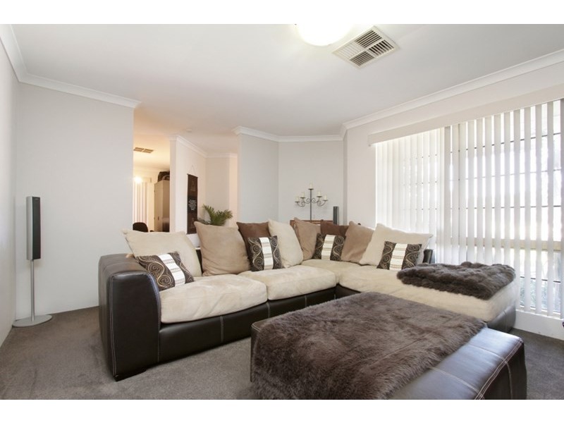 10 Viola Place, Beechboro WA 6063