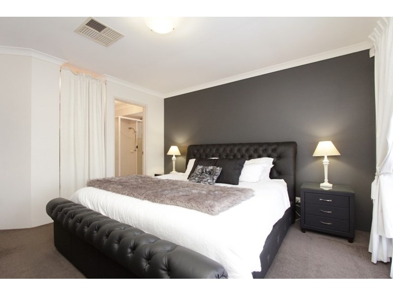 10 Viola Place, Beechboro WA 6063