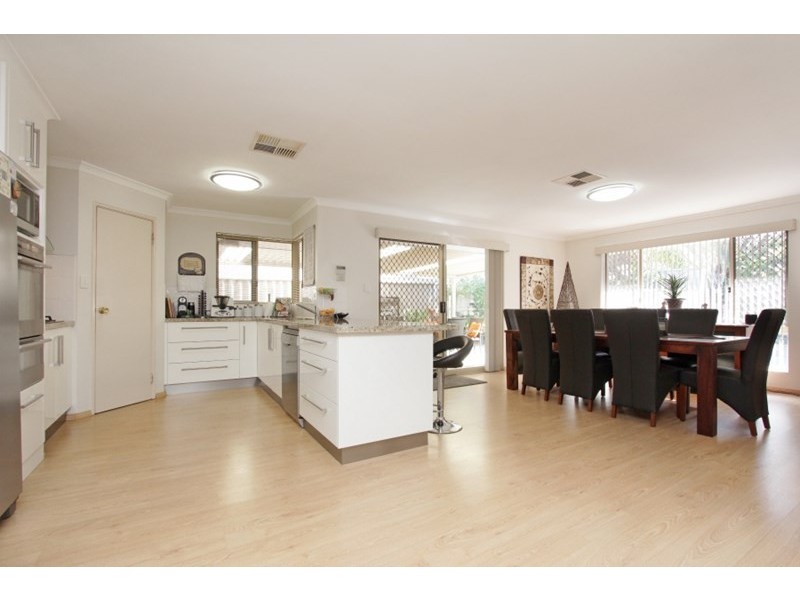 10 Viola Place, Beechboro WA 6063