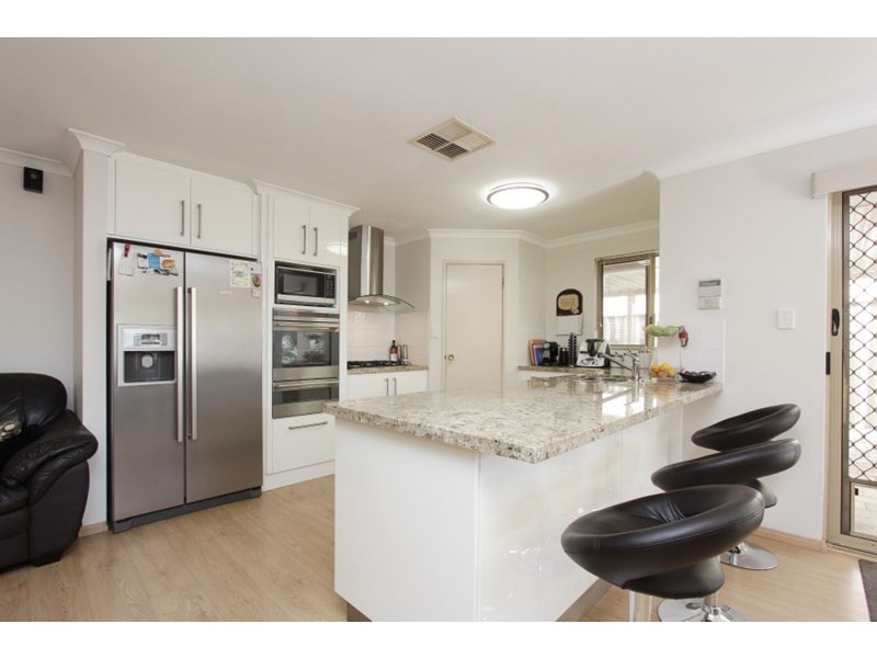 10 Viola Place, Beechboro WA 6063