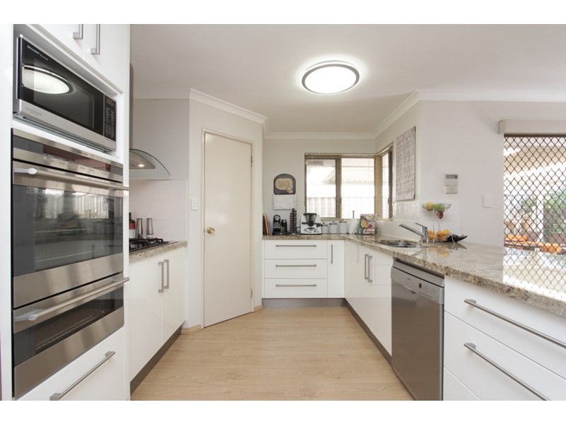 10 Viola Place, Beechboro WA 6063