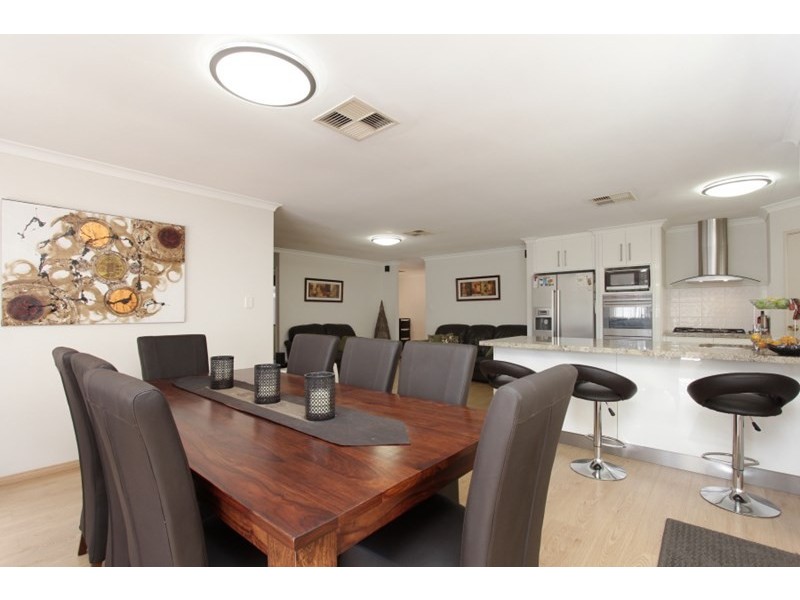 10 Viola Place, Beechboro WA 6063