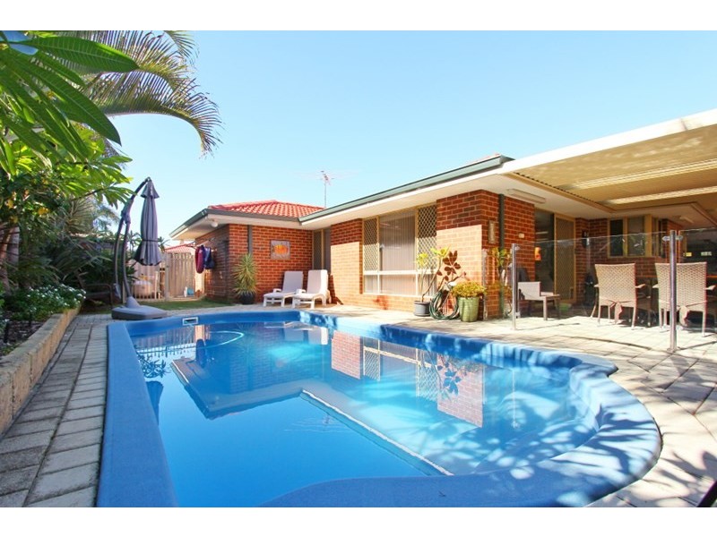 10 Viola Place, Beechboro WA 6063