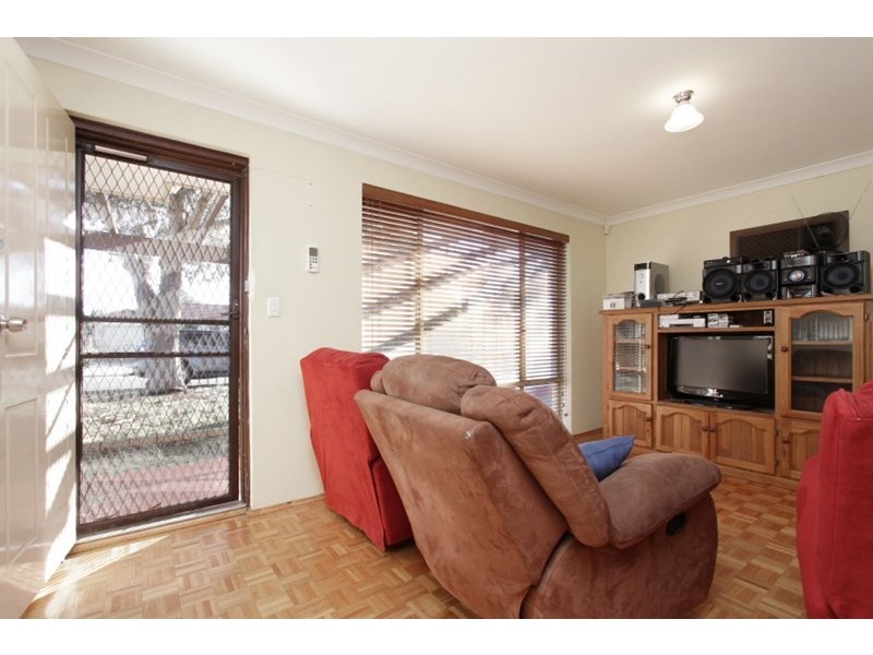 61 King Road, Beechboro WA 6063