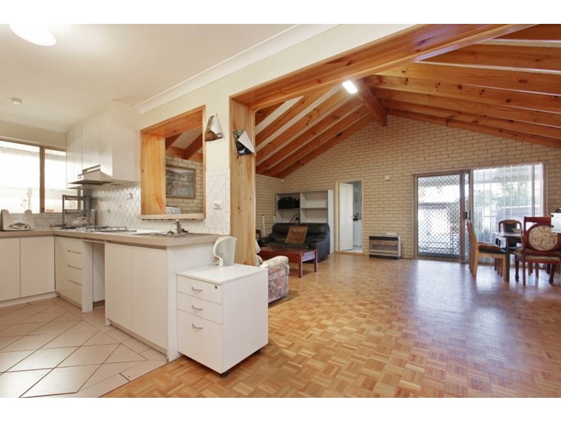 61 King Road, Beechboro WA 6063