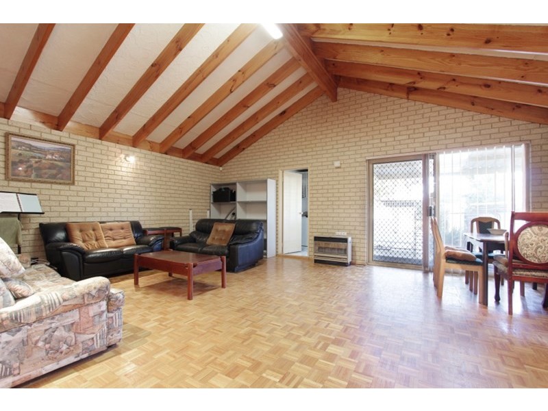 61 King Road, Beechboro WA 6063