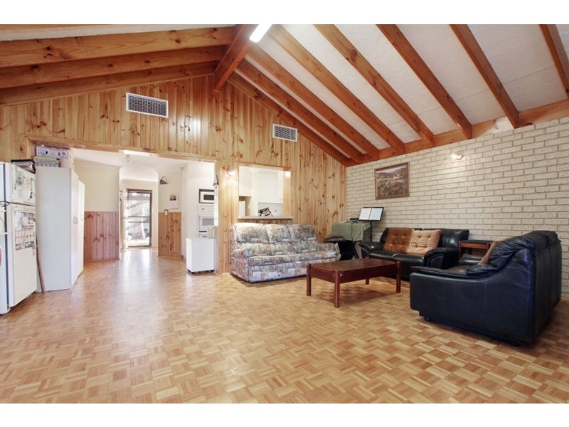 61 King Road, Beechboro WA 6063