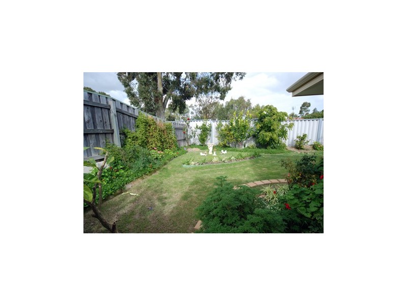 8 Sanford Court, Lockridge WA 6054