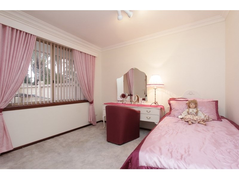 25 Flametree Place, Beechboro WA 6063