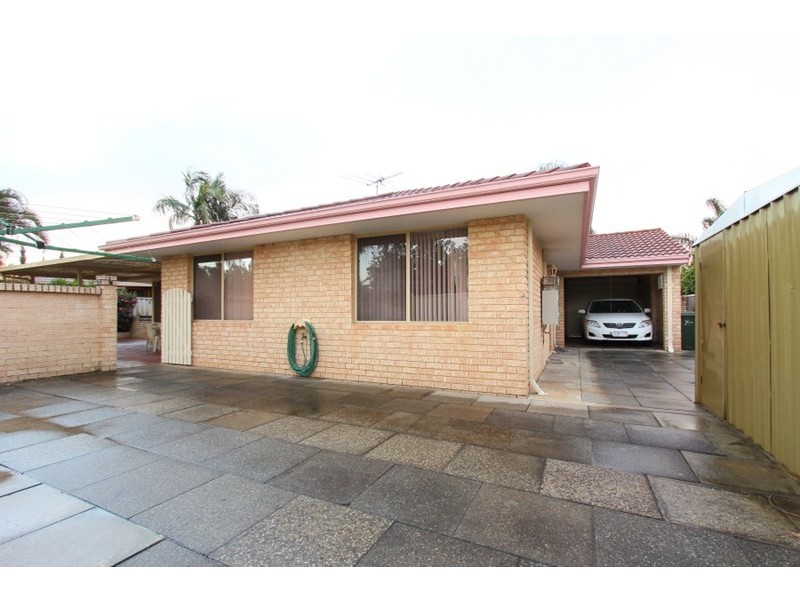 25 Flametree Place, Beechboro WA 6063