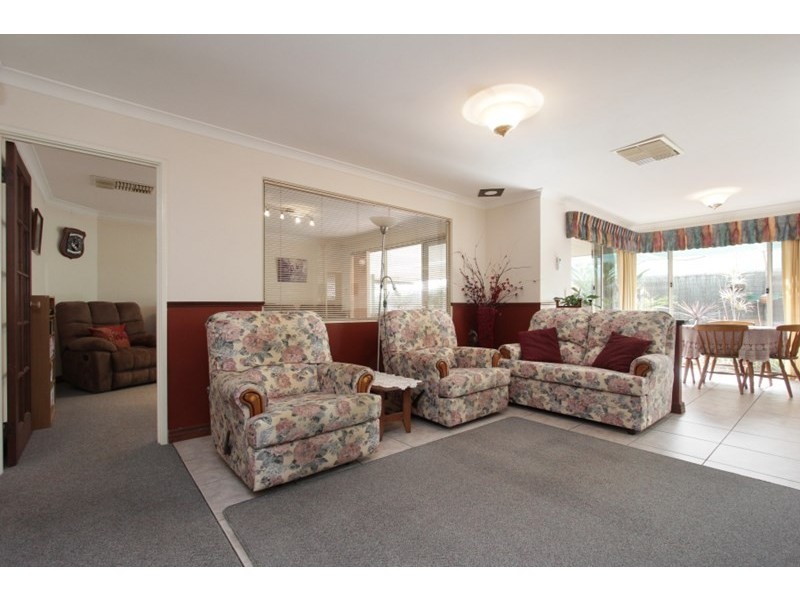 24 Viola Place, Beechboro WA 6063