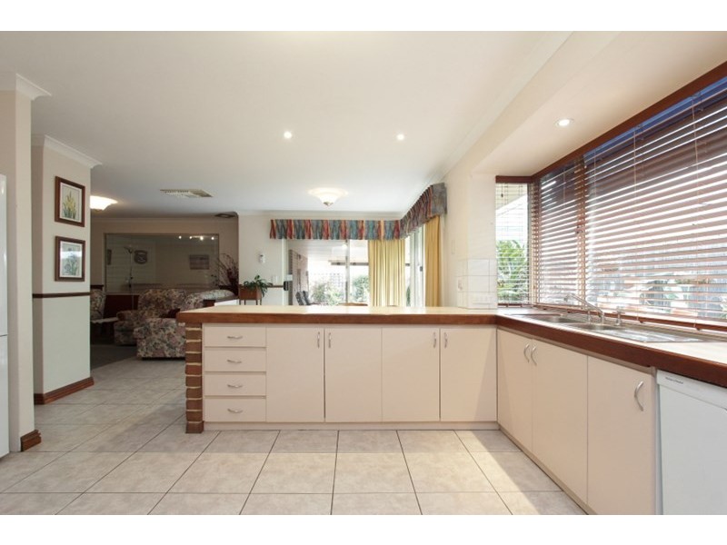 24 Viola Place, Beechboro WA 6063
