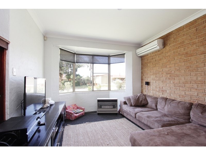 21 Parana Crescent, Beechboro WA 6063